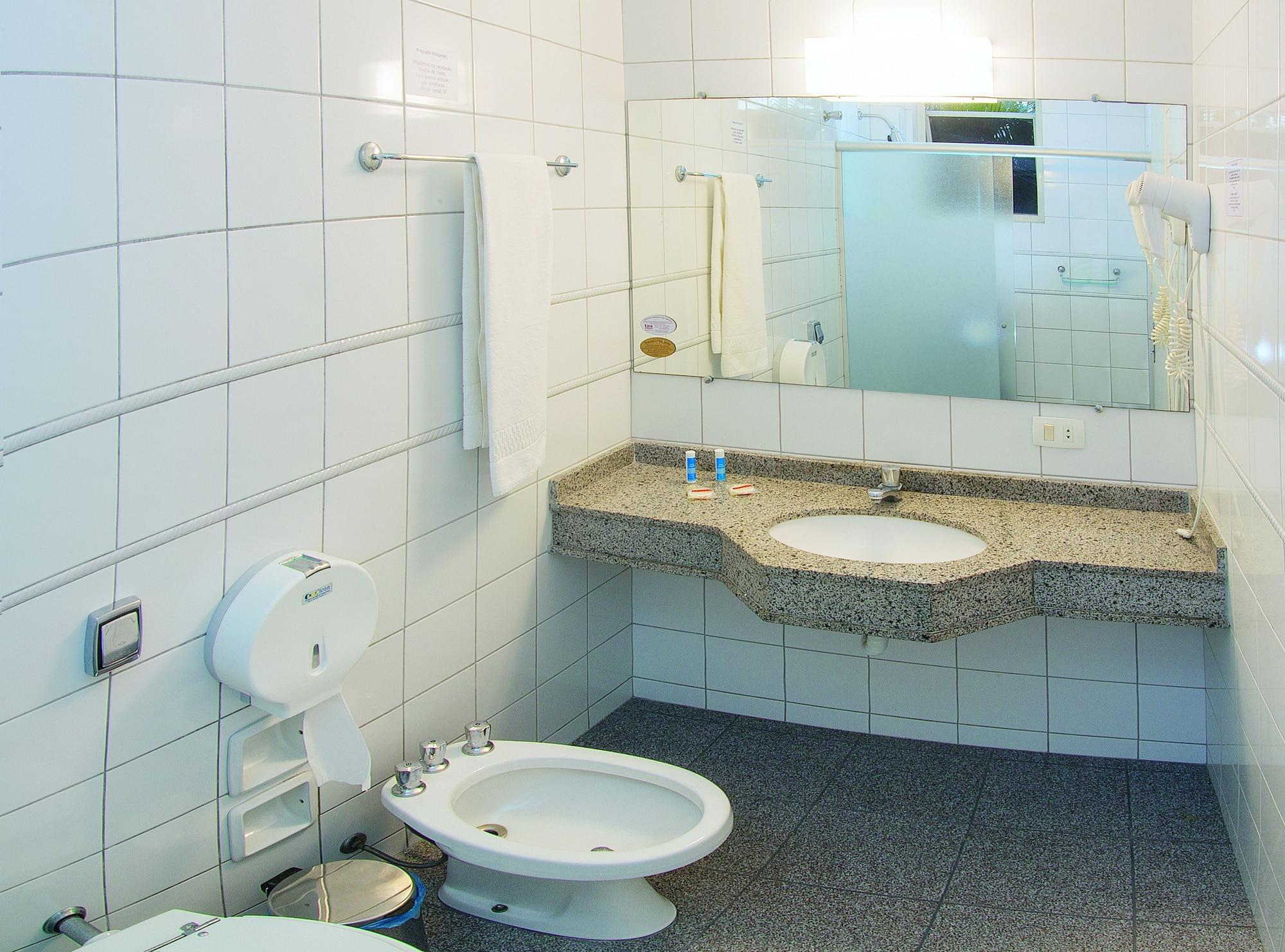 Lira Hotel Курітіба Екстер'єр фото