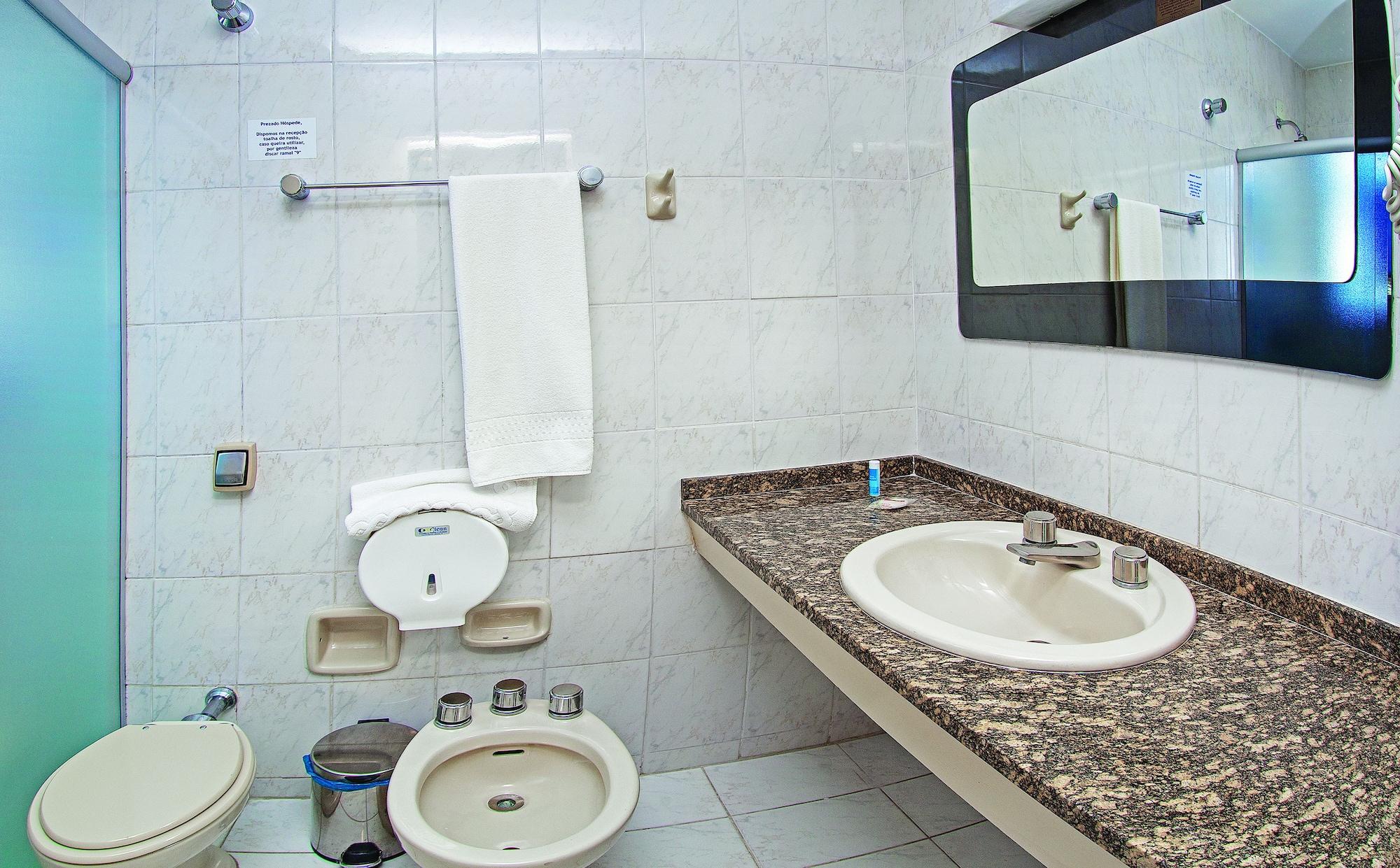 Lira Hotel Курітіба Екстер'єр фото