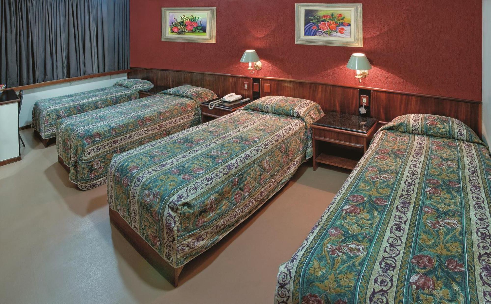 Lira Hotel Курітіба Екстер'єр фото
