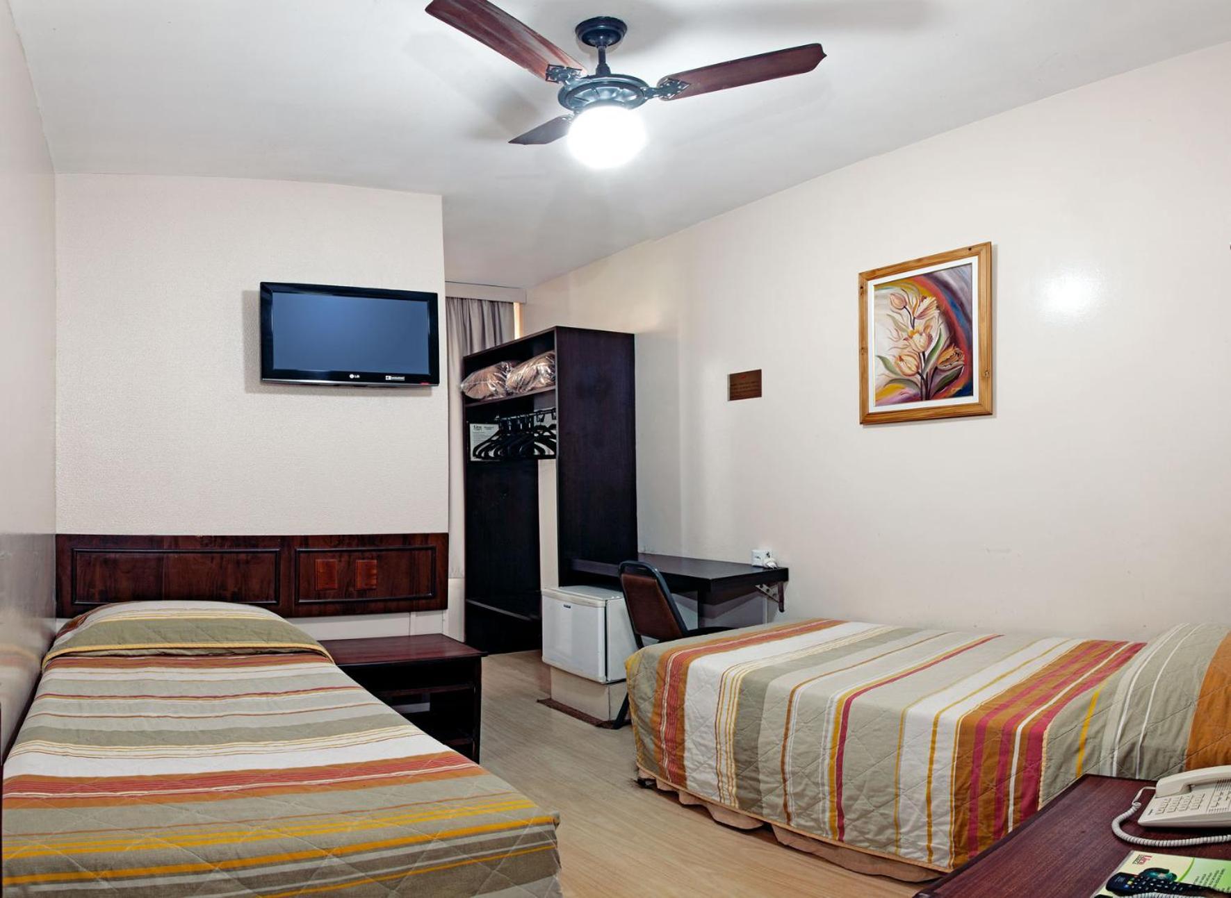 Lira Hotel Курітіба Екстер'єр фото