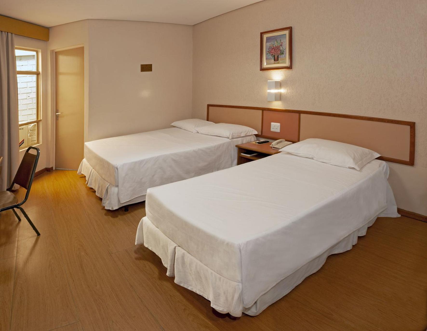 Lira Hotel Курітіба Екстер'єр фото