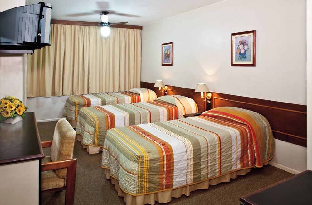 Lira Hotel Курітіба Екстер'єр фото