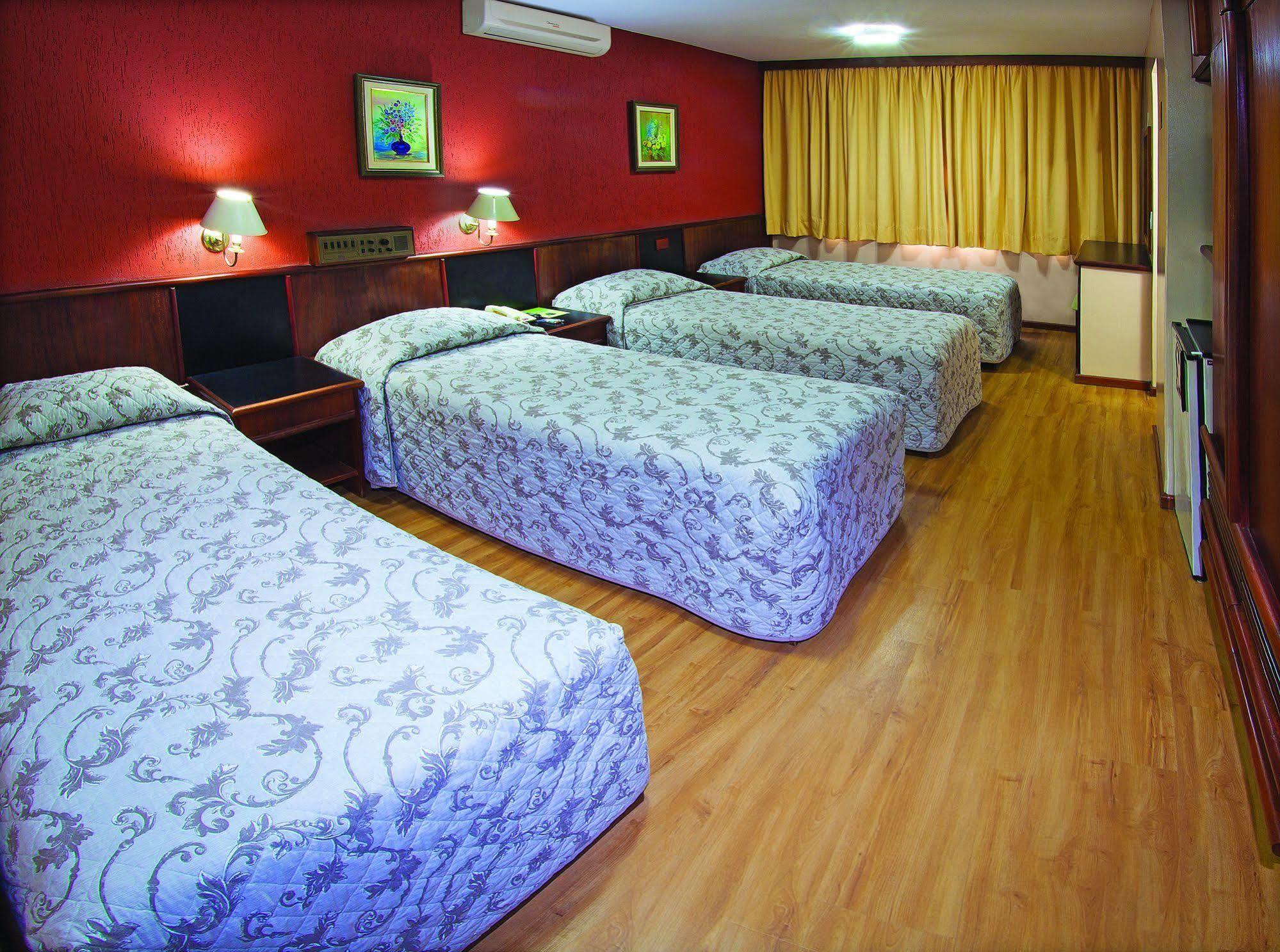 Lira Hotel Курітіба Екстер'єр фото