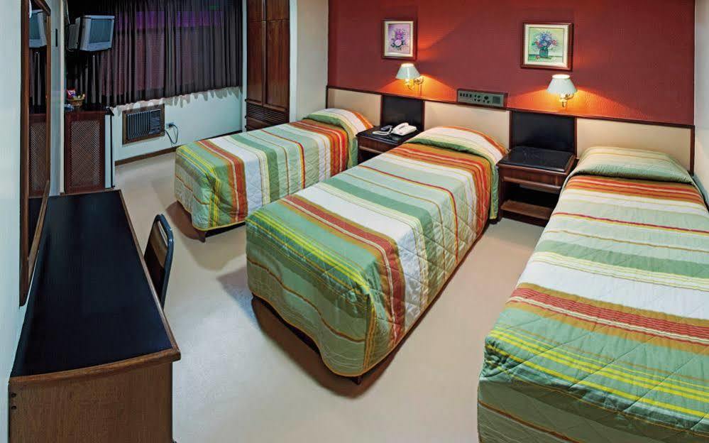 Lira Hotel Курітіба Екстер'єр фото