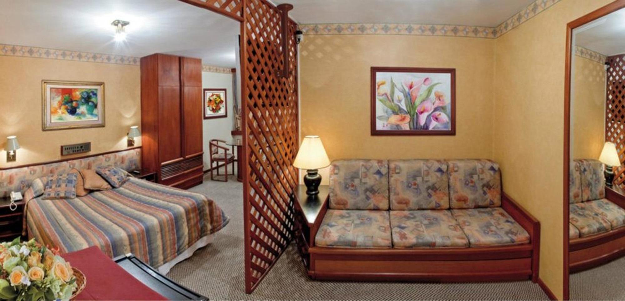 Lira Hotel Курітіба Екстер'єр фото